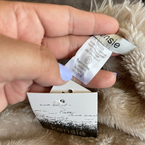 Kensie faux fur open vest - Picture 12 of 13